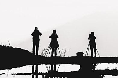 《摇滚明星生活模拟》推出 体验摇滚明星的奢靡生活